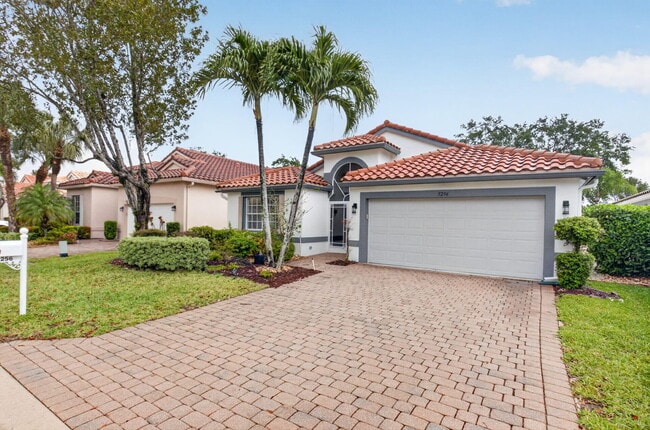 Building Photo - 5256 Glenville Dr