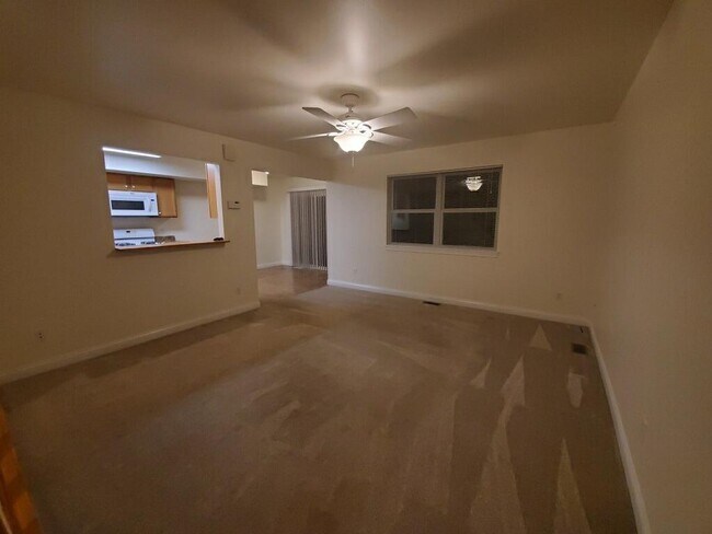 Building Photo - 915 S 20th St