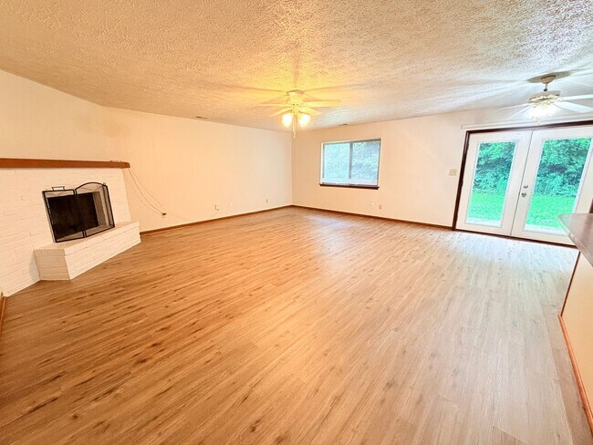 Building Photo - 378 Boonesboro Rd