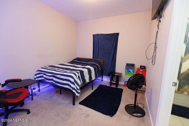 Building Photo - 16150 Blossom Lake Dr