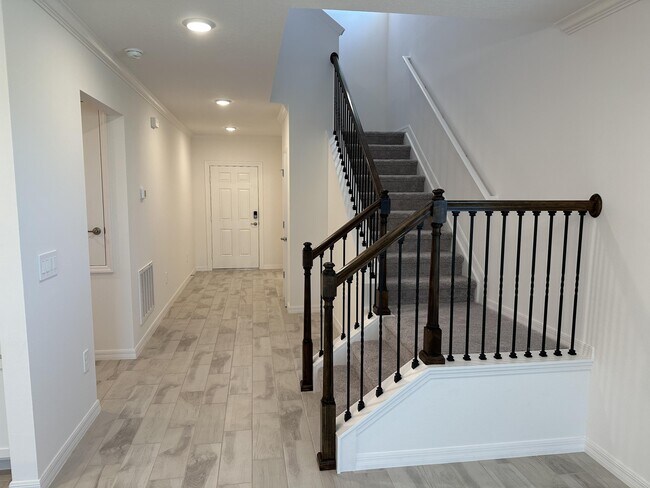 Building Photo - 10936 SW Vasari Way