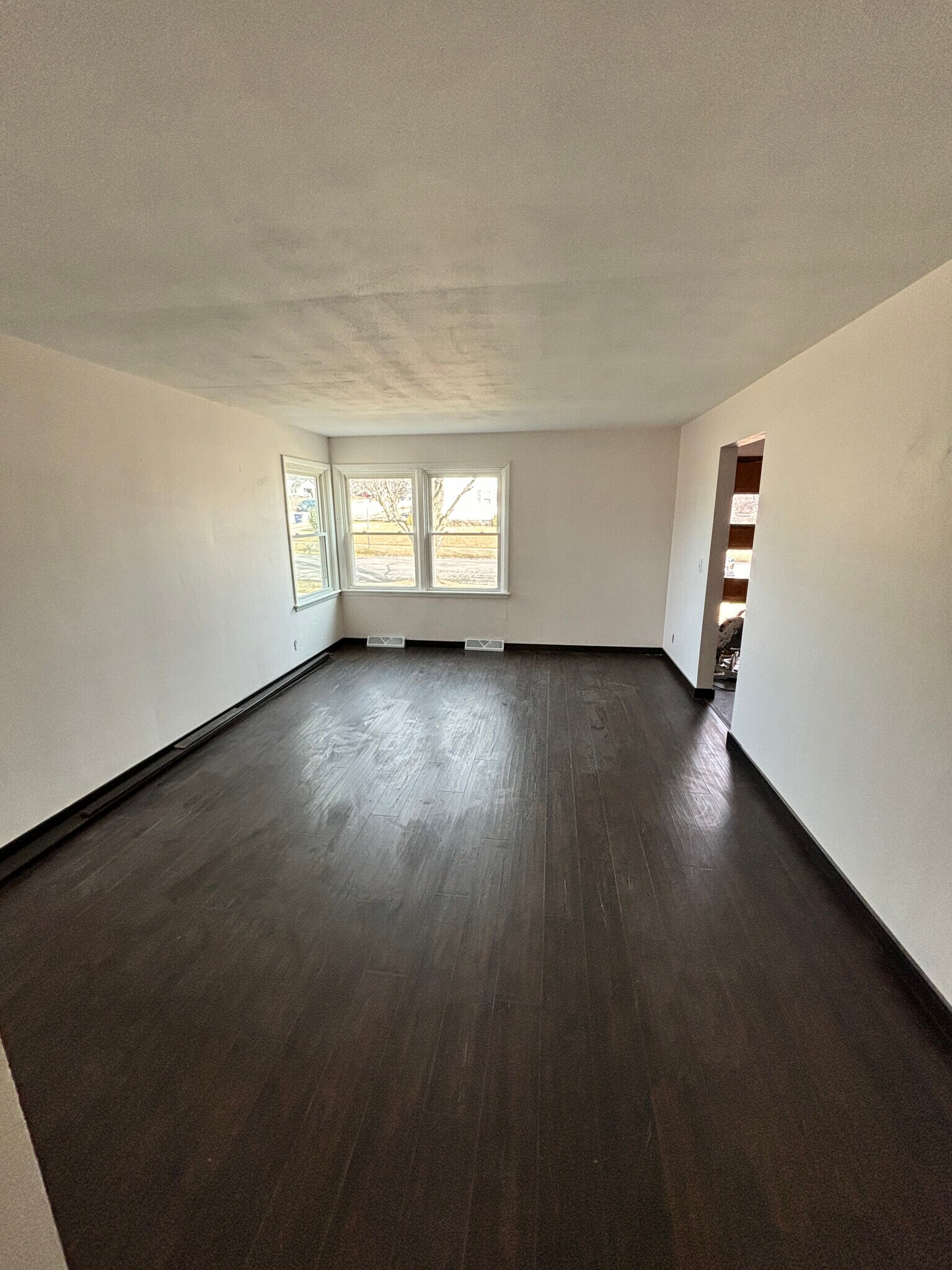 Building Photo - 2047 Ravine St