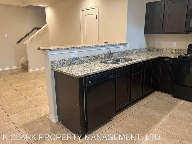 Building Photo - 3 br, 2.5 bath House - 6019 KARLY WAY #103