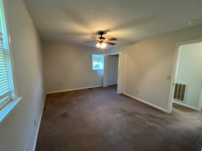Building Photo - 5722 Whisperwood Dr