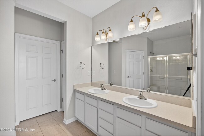 Building Photo - 11251 Campfield Dr