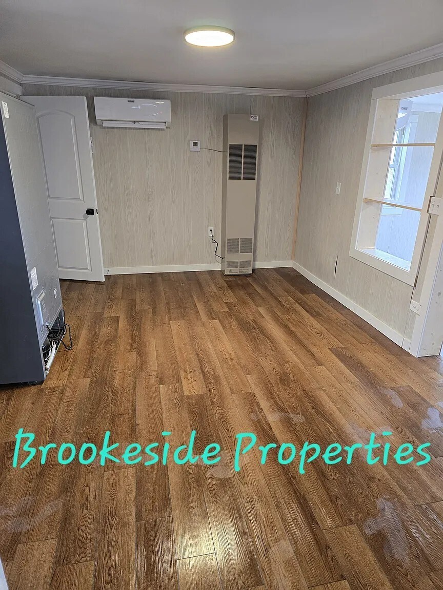 Living - 1326 E Hess Lake Dr