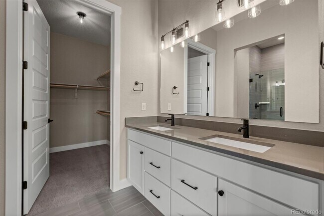 Building Photo - 16349 Bassett Ml Wy