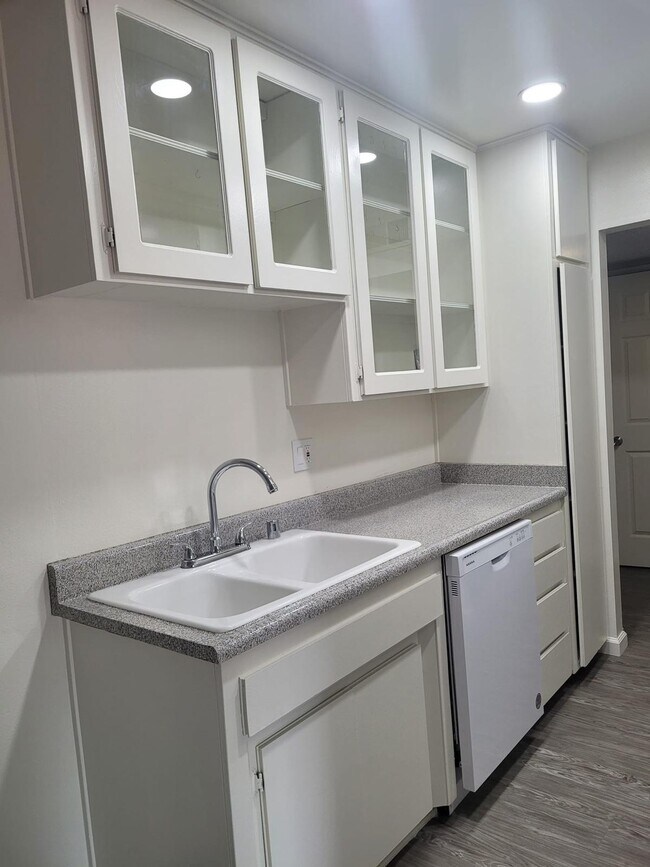 Building Photo - Casa Verde at Canyon Crest Apartments