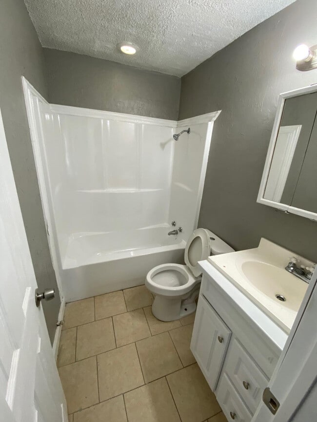 Building Photo - 210 W Jacobs Dr