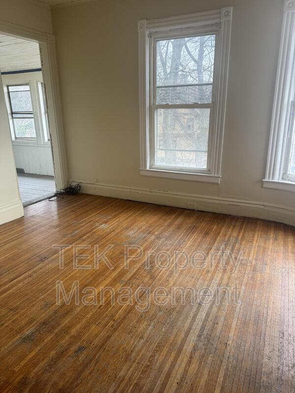 Building Photo - 26 Augustine St