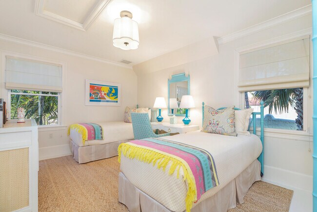 Building Photo - 357 Seabreeze Ave