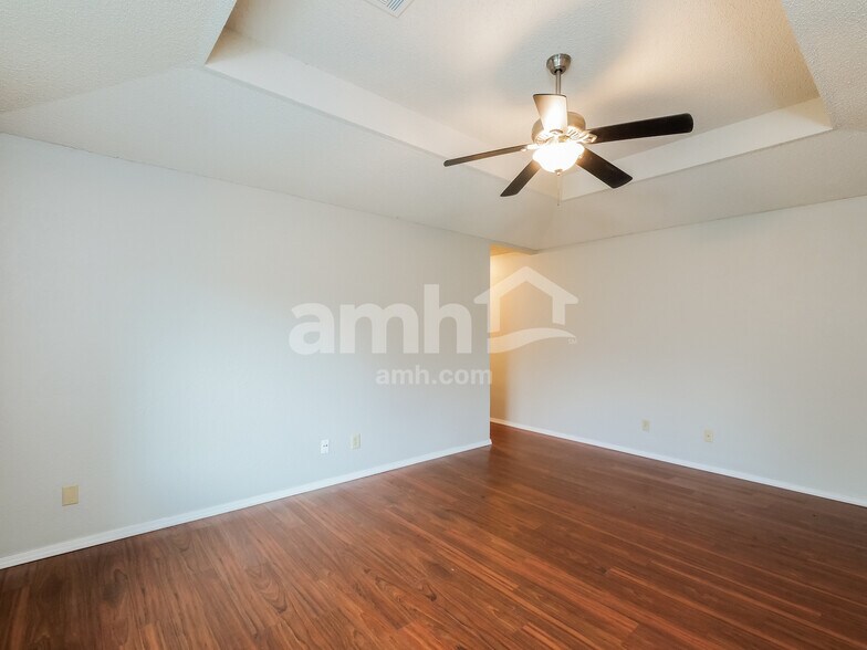 Building Photo - 17316 Sun River Ct