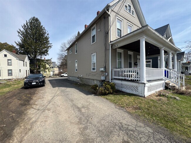 Building Photo - 44 Leroy St