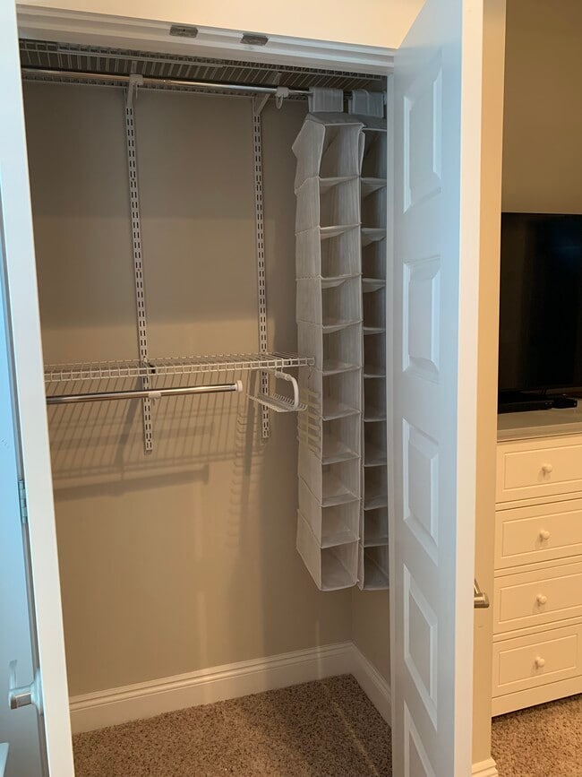 Building Photo - 161 Escanaba Ave