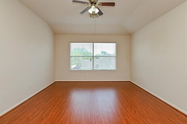 Building Photo - 1030 Riverwood Dr