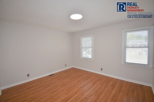 Building Photo - Spacious 3BR/2.5BA in Murfreesboro!
