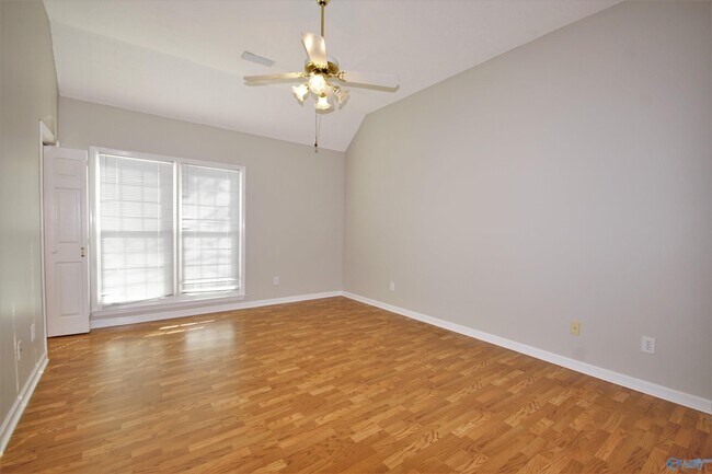 Building Photo - 115 Markum Ln