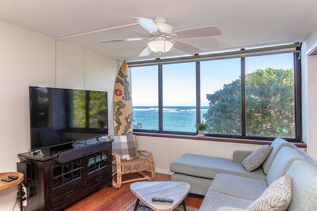 Primary Photo - NORTH SHORE BEACHFRONT 2/2, street parking
