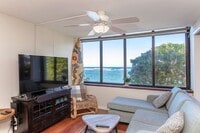 Building Photo - NORTH SHORE BEACHFRONT 2/2, street parking