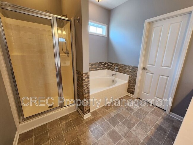 Building Photo - 103 Foxglove Ave