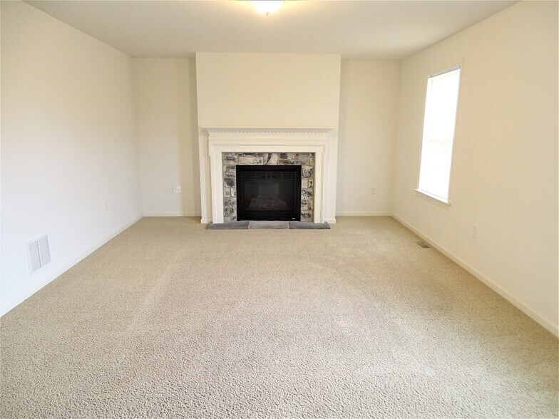 Building Photo - 641 Hamaker Rd