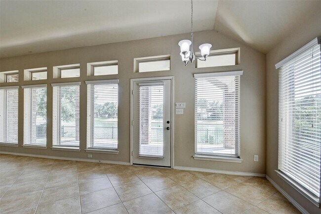 Building Photo - 26303 Crystal Cove Ln