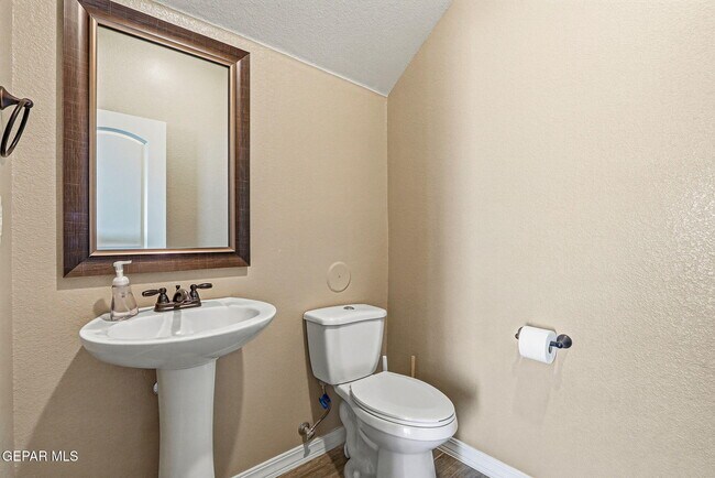 Building Photo - 1004 Wensley Pl