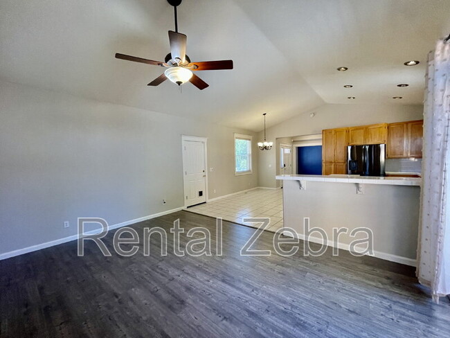 Building Photo - 233 Craftman Ct