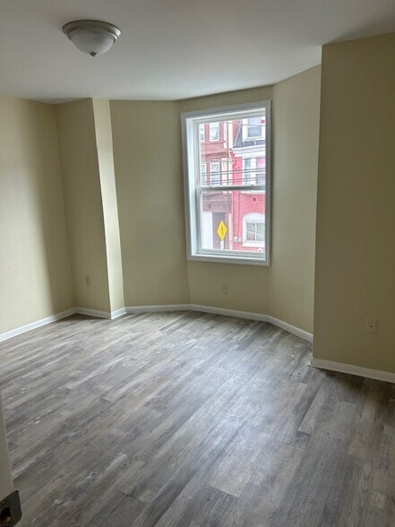Building Photo - 408 S 9th St