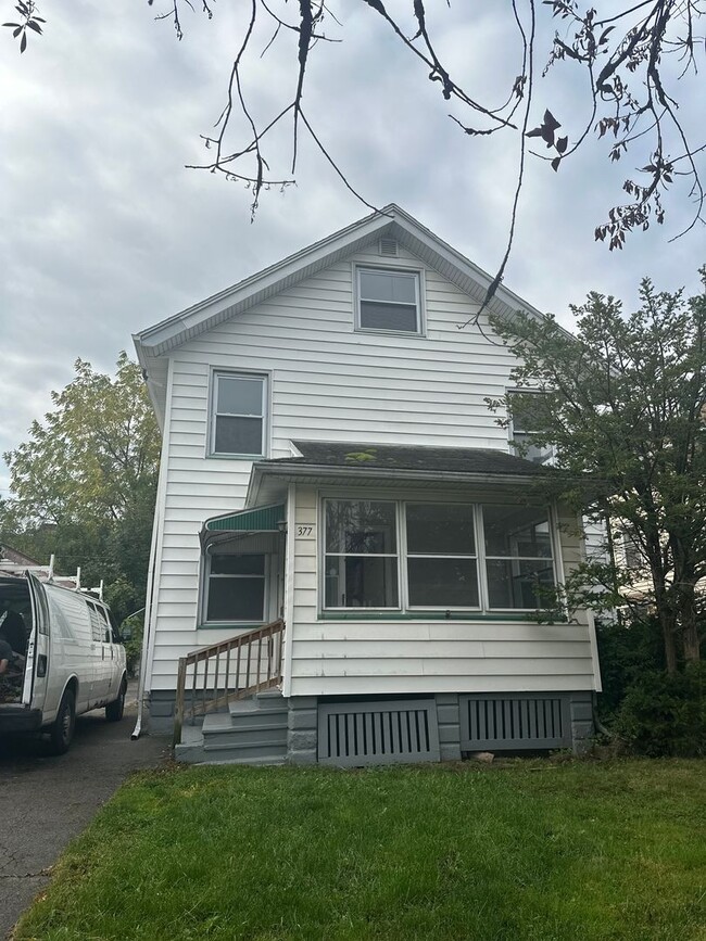 Building Photo - DREAM LOCATION !! LOOKS LIKE PRIVET ROAD !!!