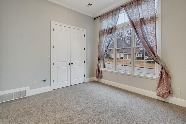 Building Photo - 10227 Matwood Oak Dr