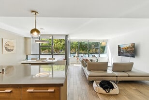 Building Photo - 420 Mission Bay Blvd N