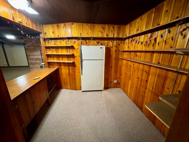 Building Photo - 200 E Glendora Dr