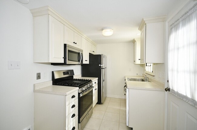 Building Photo - Charming 3-Bedroom/2-Bathroom Home in White Hall