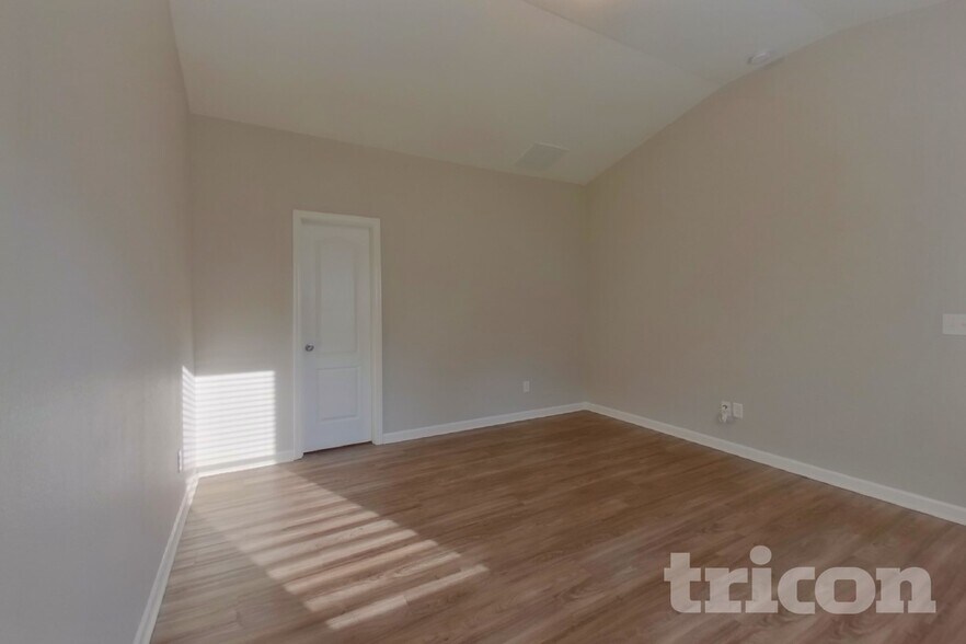 Building Photo - 7138 Cuddington Dr