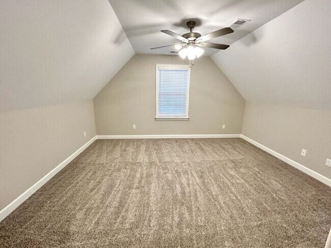 Building Photo - Now Leasing a 4-bedroom 2.5 bath home in Millington