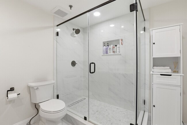 Building Photo - 390 Commonwealth Ave