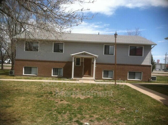 Building Photo - 204 14th St