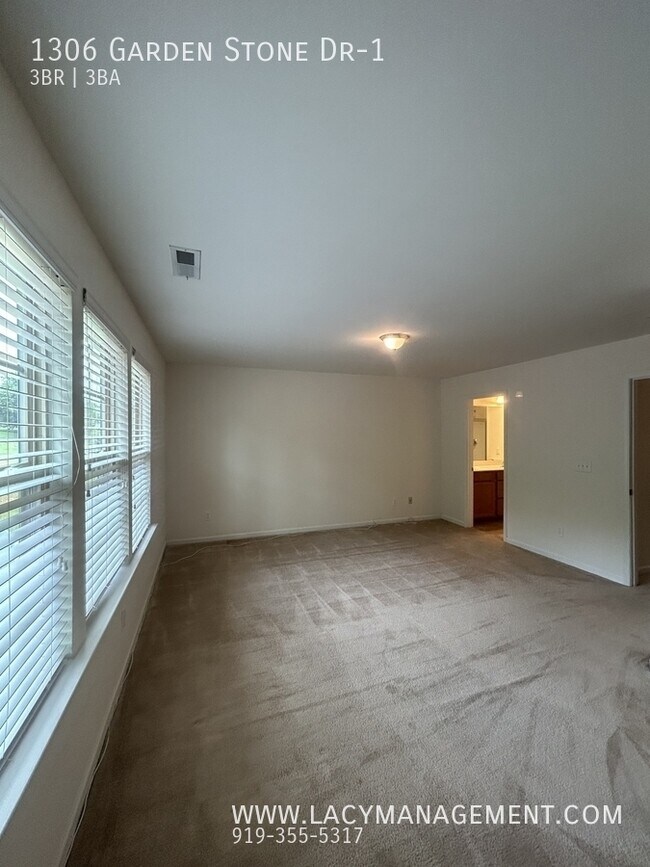 Building Photo - 1306 Garden Stone Dr