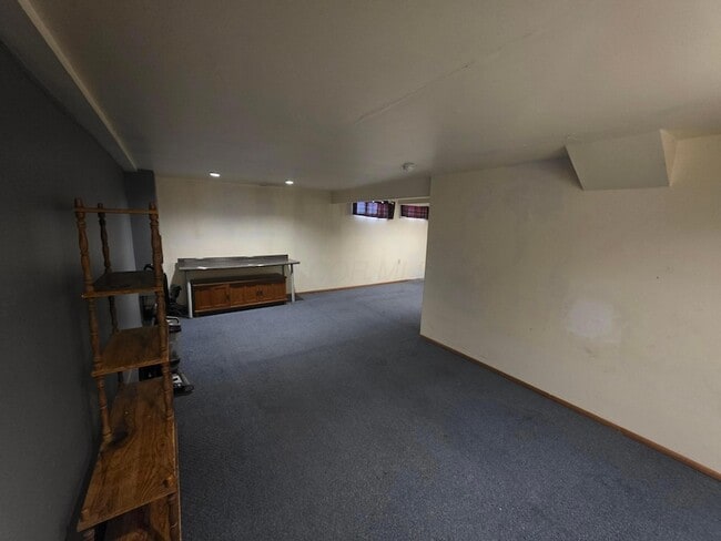 Building Photo - 7006 Finchley Dr