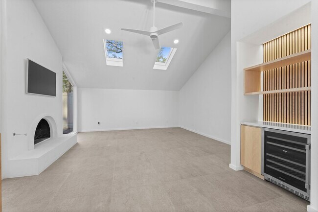 Building Photo - 2703 Crossvine Cir