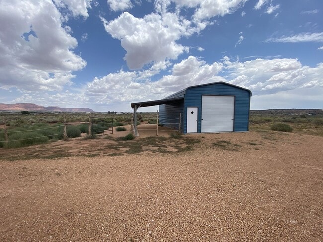 Building Photo - 2255 S Hopi Dr