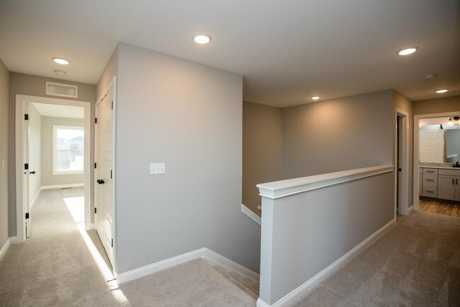 Building Photo - 924 Camden Ct
