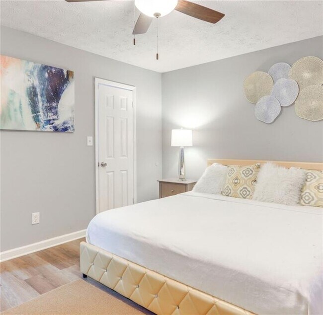 Building Photo - 3468 Deer Trce