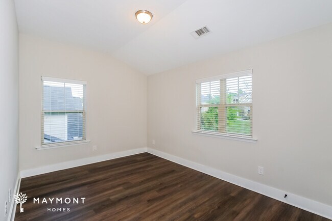 Building Photo - 401 Yellow Pine Trail