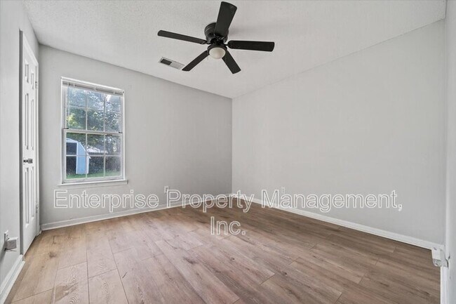 Building Photo - 4569 Columbia Woods Ln