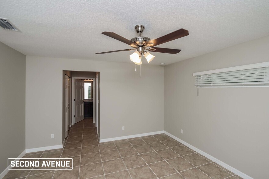 Building Photo - 1426 Paramount Ave SE