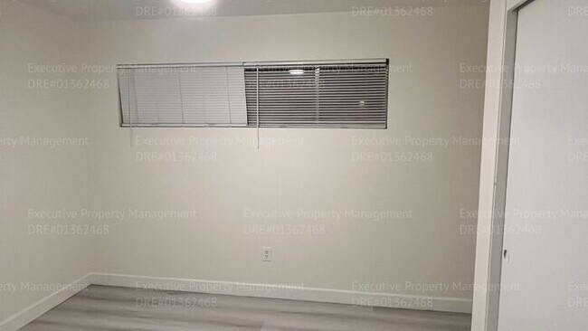 Building Photo - Remodeled 3 bedroom/ 2 bathroom home