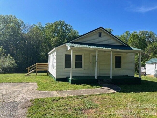 Building Photo - 1373 Mt Ulla Hwy