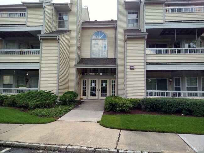 Primary Photo - 206 Salem Ct